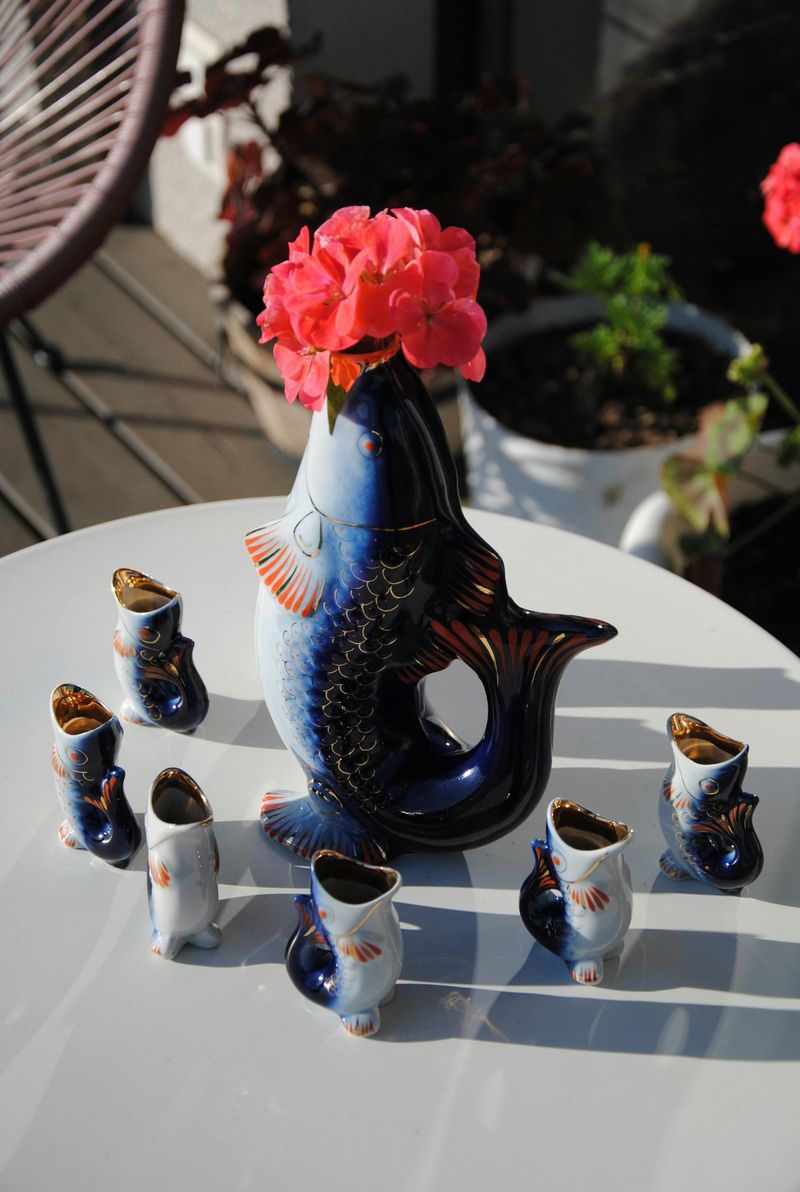 Patio Decorating Ideas That Could Work On A Modest Budget - Decor Hint Incorporating Secondhand Or Vintage Finds