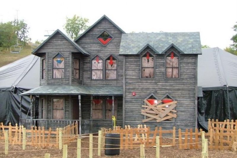 Rooftop Haunted House Props And Cutouts
