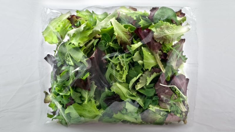18 Surprising Items In Your New York Fridge That Should've Been Tossed Yesterday - Decor Hint Bagged Salad Mixes