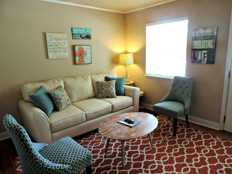 9 Home Choices People Often Regret Interior Designers Share What They See Most - Decor Hint Poorly Chosen Area Rugs