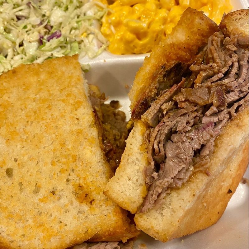 Must-Try California BBQ Joints For Flavor You Will Not Forget - Decor Hint The Bear Pit Bar-B-Q - Mission Hills