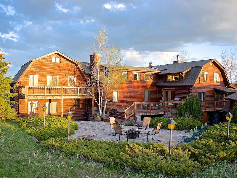 Howlers Inn B&B And Wolf Sanctuary – Bozeman