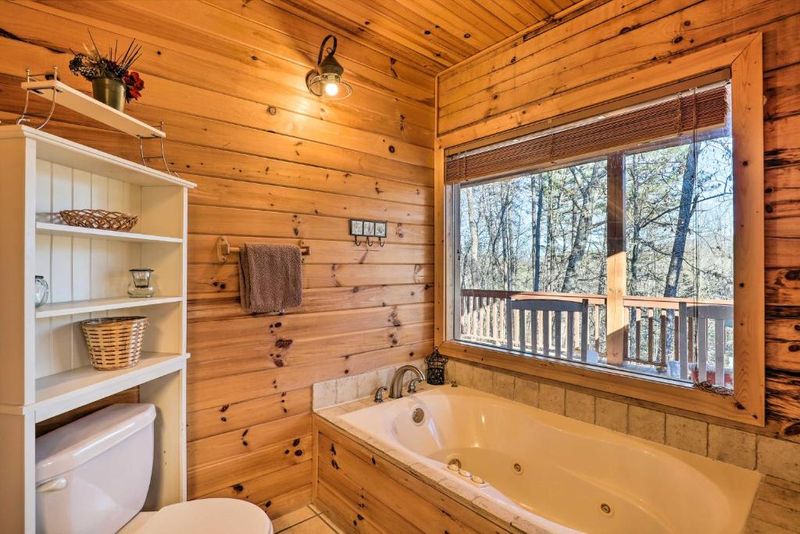 Bryson City Cabin Bathroom