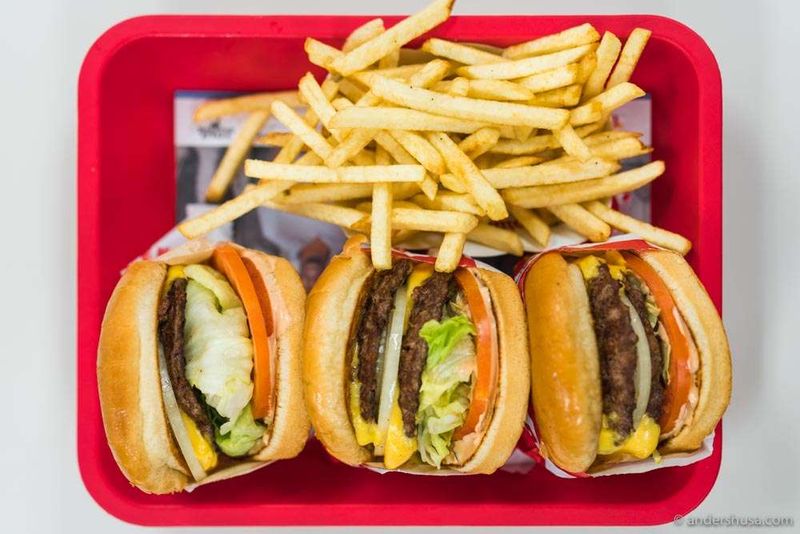 California Burger Stops That Serve Nostalgia With Every Bite - Decor Hint In-N-Out Burger, Fast Food That Refuses To Change