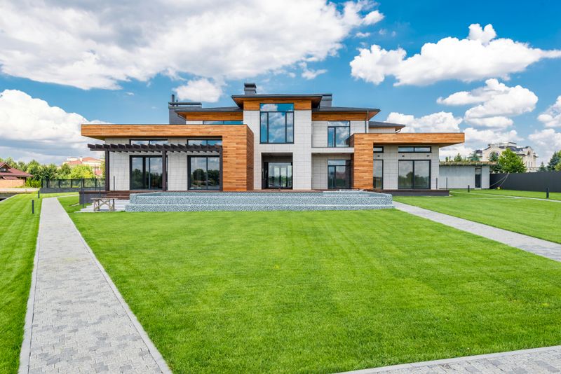 Ultra-Luxury Mansions