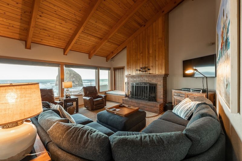 Cannon Beach Coastal Home Oregon