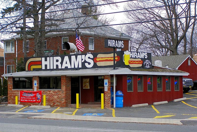 8 New Jersey Hot Dog Stands Serving Flavor Straight From The Past - Decor Hint Hiram's Roadstand