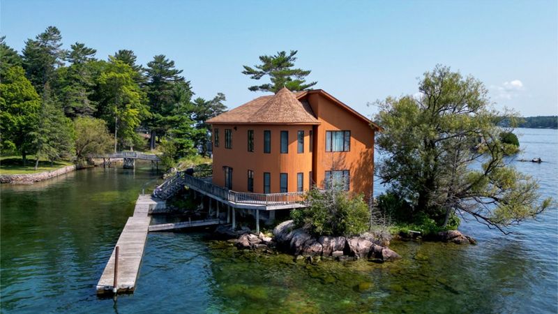 Thousand Islands Vintage-Modern Fusion
