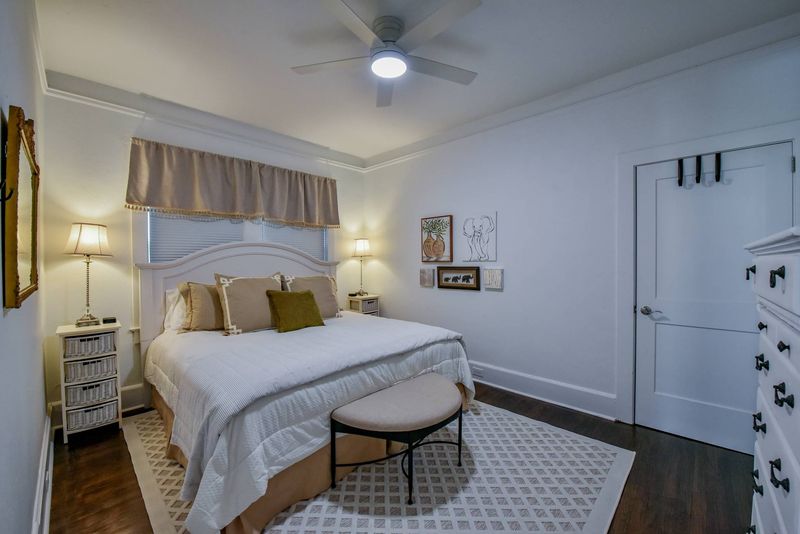 Tuscaloosa Farmhouse Bedroom – Crimson Comfort and River Views