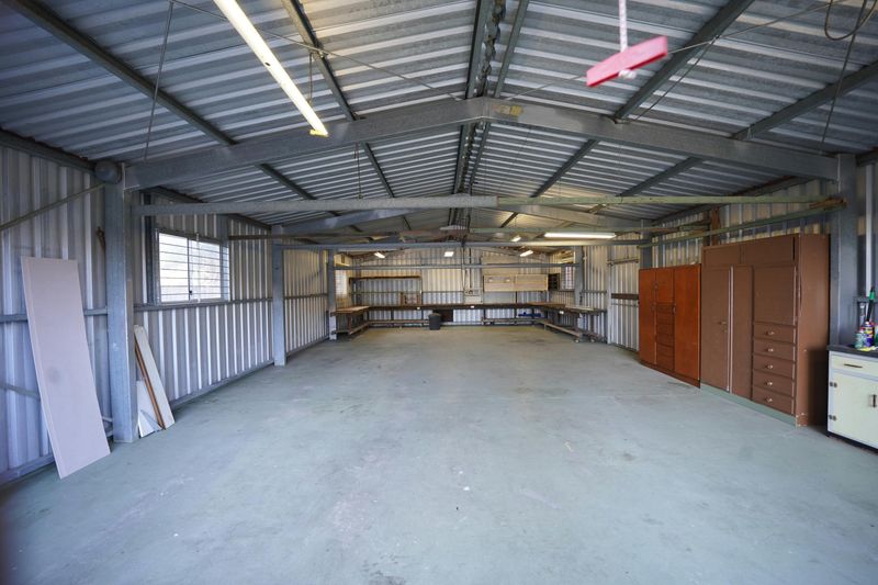 8 Common Garage Conversion Errors That Might Cost You Time Or Money - Decor Hint Keeping The Concrete Floor Untreated