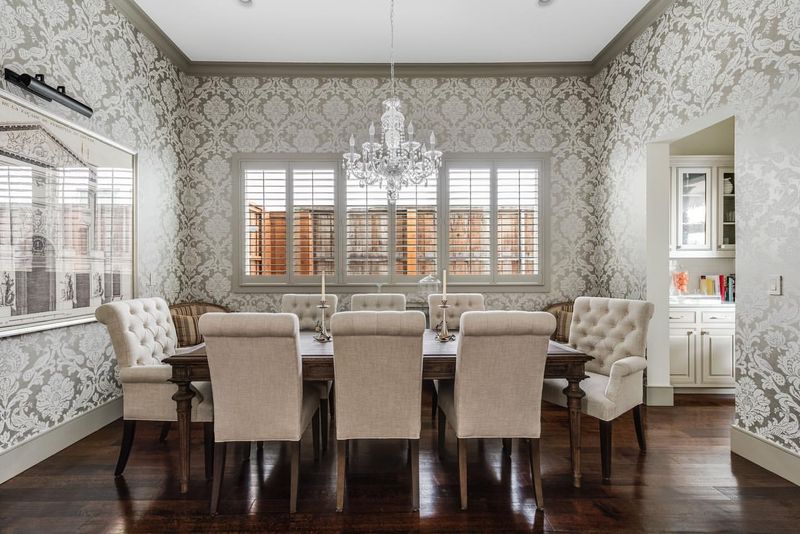 9 Charleston Dining Rooms Where Maximalist Patterns Set The Table - Decor Hint Damask Drama