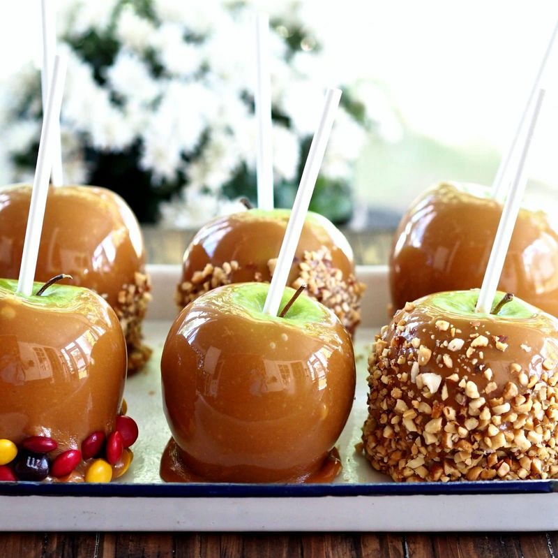 Classic Caramel-Dipped Apple