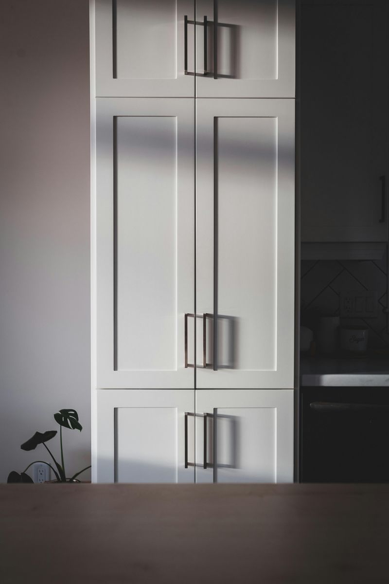 Common Mistakes To Avoid When Decorating A Kitchen - Decor Hint Inadequate Storage Planning