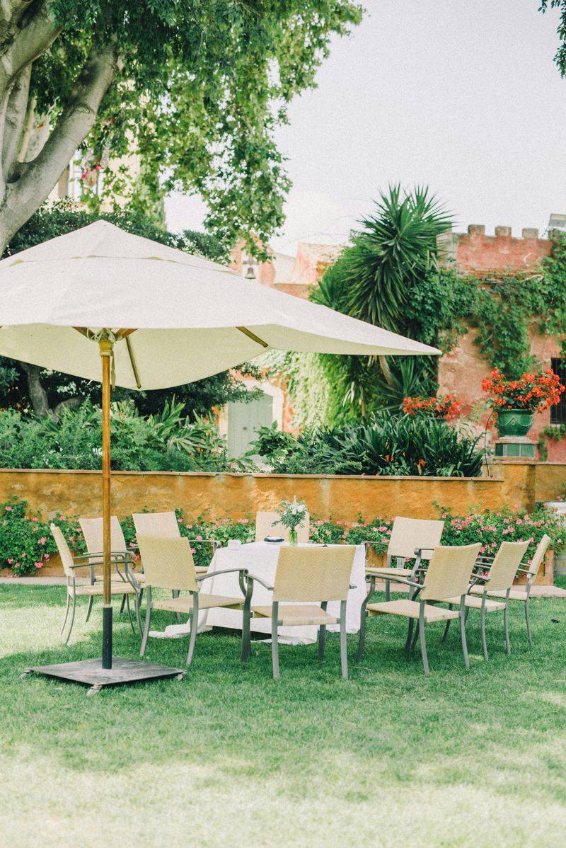 12 Small Investments That May Make Your Backyard A Relaxing Hideaway - Decor Hint Create a shaded area with an umbrella or pergola