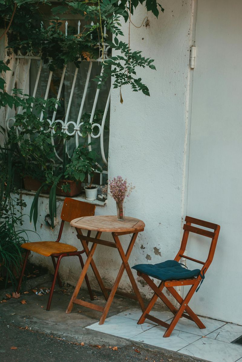 Patio Decorating Ideas That Could Work On A Modest Budget - Decor Hint Building Simple Outdoor Seating Options