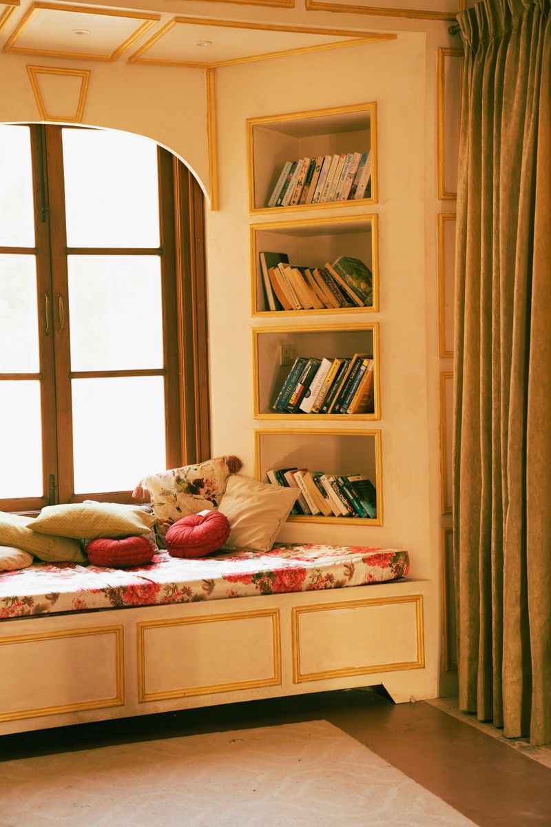 What Houston's Luxury Interiors Teach Us About Modern Southern Living - Decor Hint Custom Millwork Adds Instant Sophistication