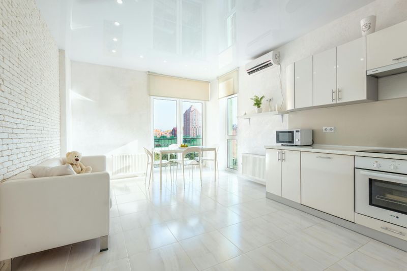 12 Outdated Home Trends To Rethink This Year - Decor Hint Glossy White Everything