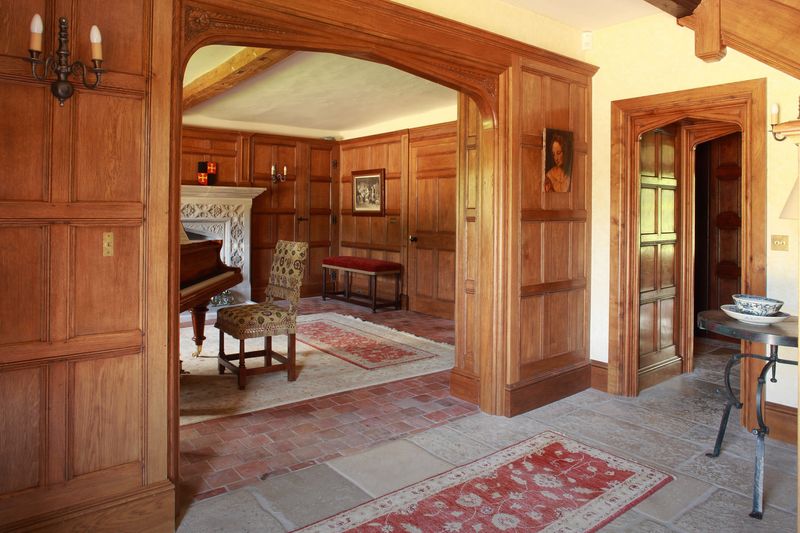 Quarter-Sawn Oak Wainscoting