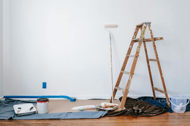 18 Practical Ways That May Increase Your Home's Appeal And Value Before Selling - Decor Hint Repair Obvious Defects