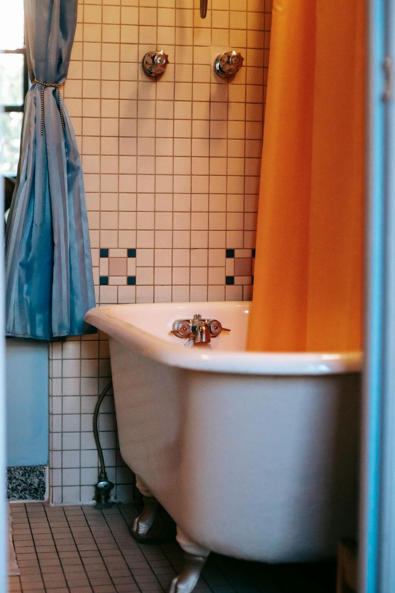 17 Tips That May Help You Achieve A Stunning Bathroom Look - Decor Hint Add a decorative shower curtain