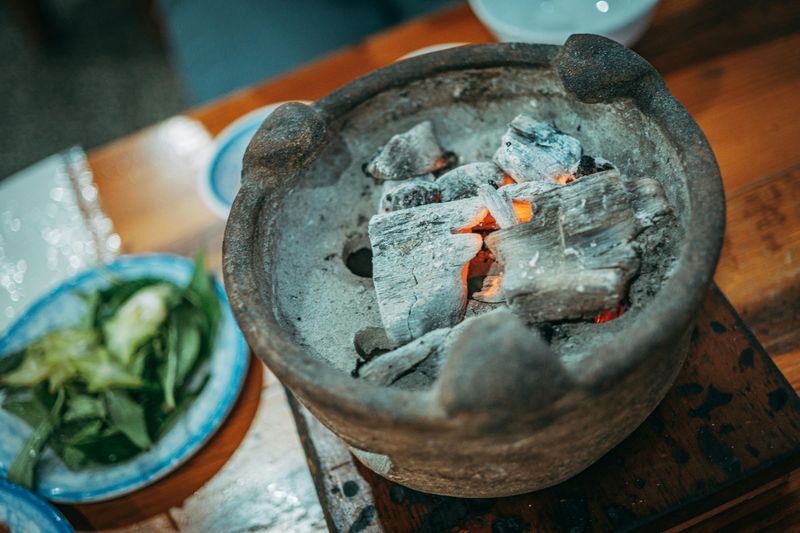 Patio Decorating Ideas That Could Work On A Modest Budget - Decor Hint Building A DIY Fire Pit Or Tabletop Fireplace