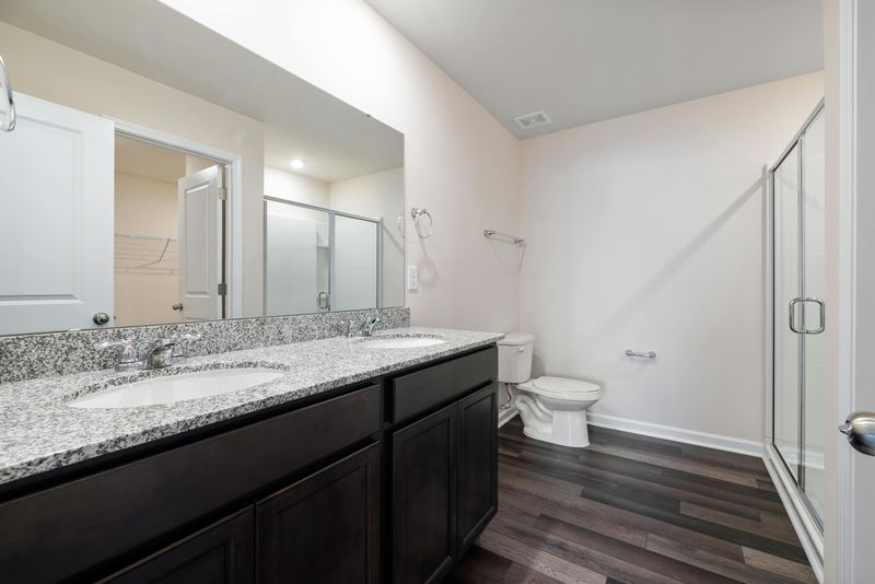 25 Home Features That Might Be Worth Updating For A Fresher Look - Decor Hint Bathroom Vanities