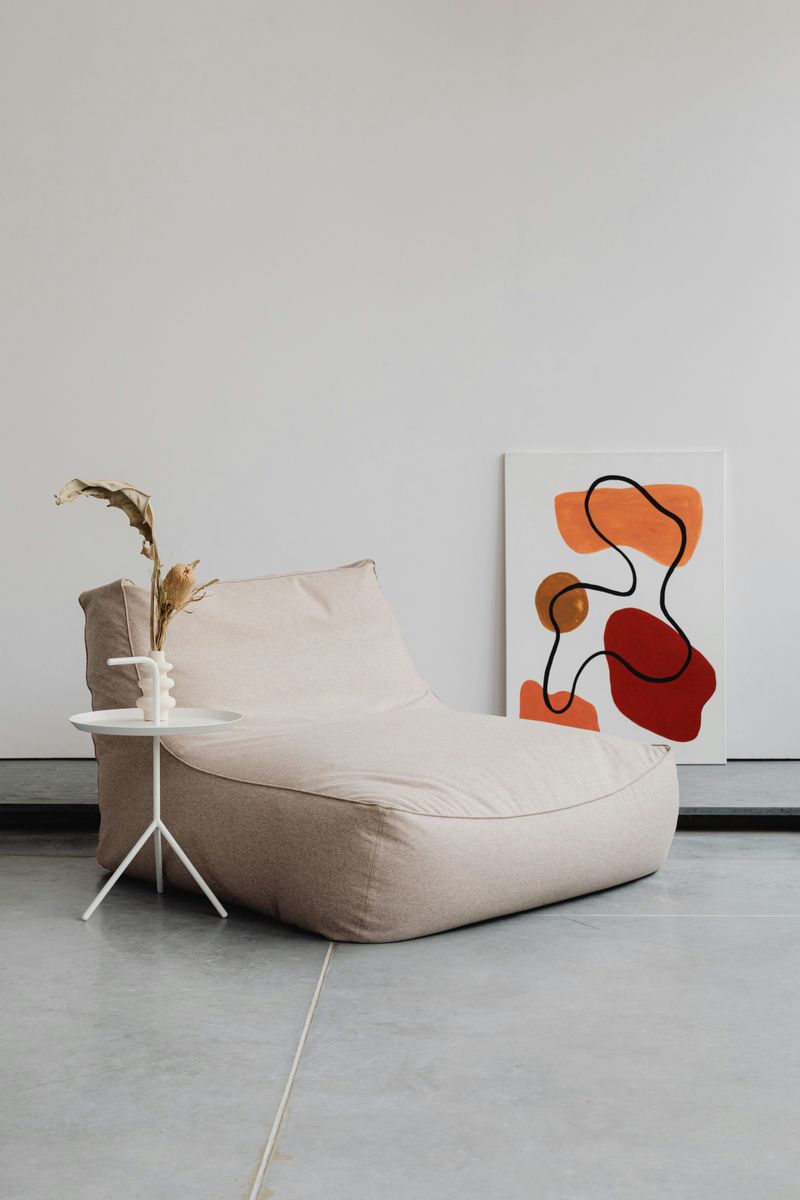 13 Subtle Changes That Could Make Your Home Look Modern Again - Decor Hint Using minimalistic wall art