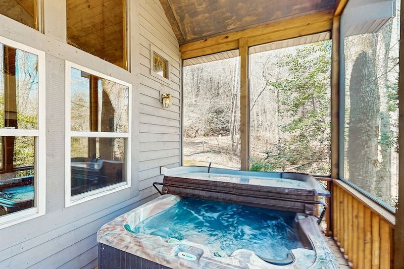 12 Vermont Cabin Bathrooms Where Winter Feels Like Retreat - Decor Hint Outdoor Hot Spring Enclosure