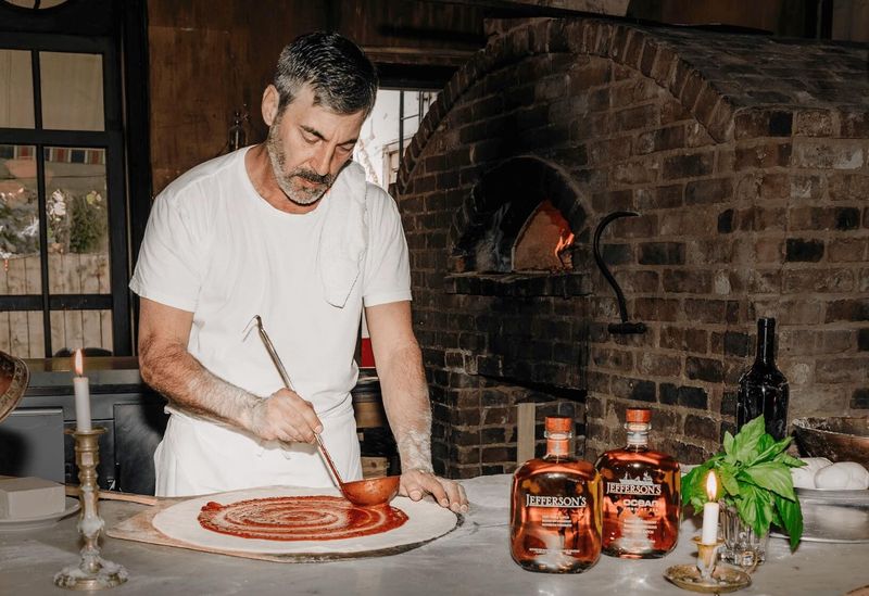 9 Pizzerias In New York That Still Honor The Family Recipe - Decor Hint Lucali – Brooklyn's Candlelit Pizza Haven