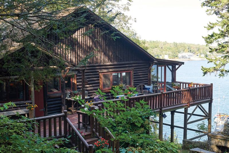 19 Historic Coastal Cottages That Define Maine's Charm - Decor Hint Sprucewold Lodge – Boothbay Harbor's Log Cabin Paradise