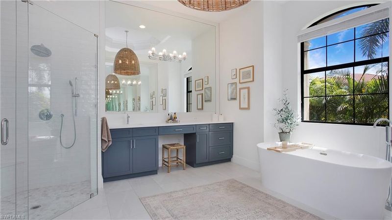 Naples Waterfront Bathroom – Florida