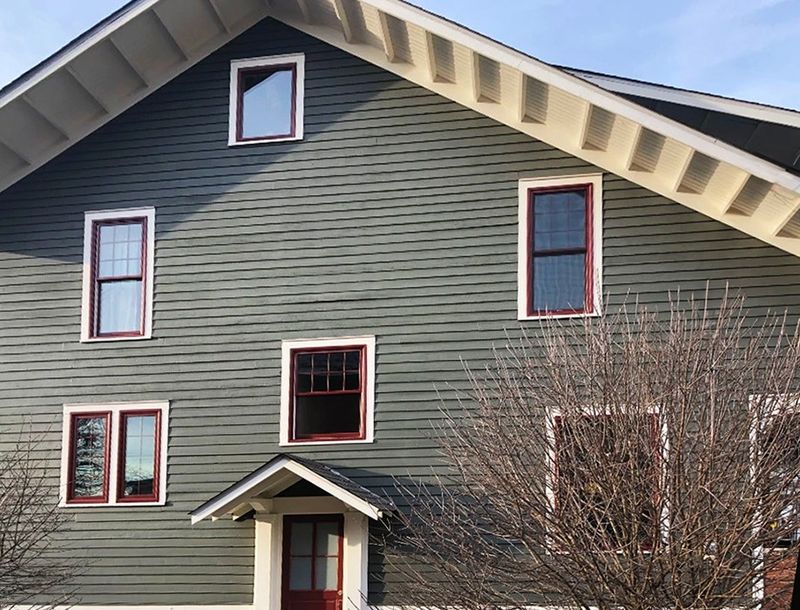 7 Maine Coastal Cottages Styled In Oxblood And Deep Purple Accents - Decor Hint A Victorian Retreat With Oxblood Window Frames