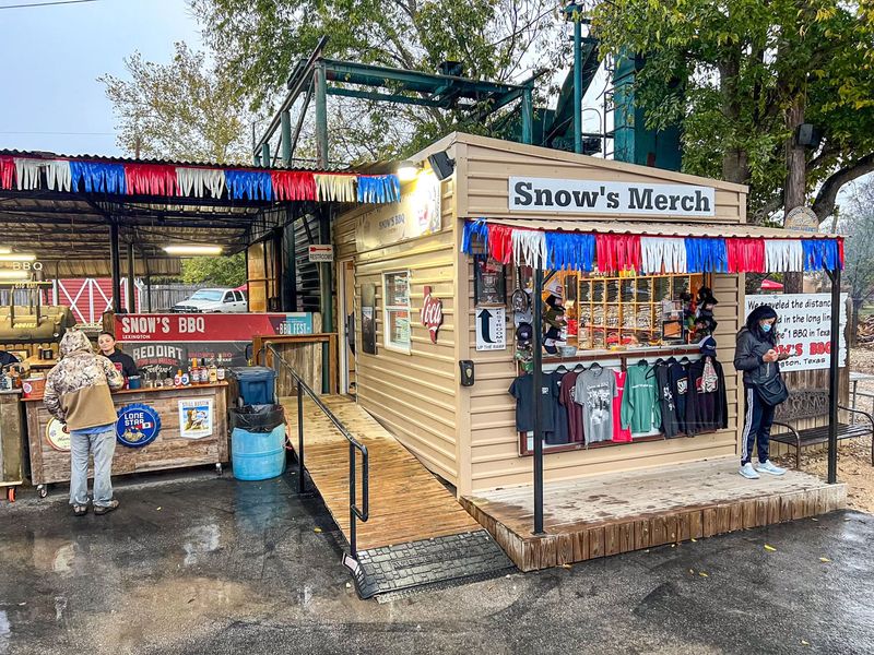 9 Texas Brisket Sandwiches Too Big For The Bun - Decor Hint Snow's BBQ Sunrise Sandwich