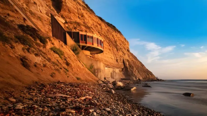 8 California Beach Houses That Capture Classic Coastal Living - Decor Hint La Jolla Cliffside Sanctuary