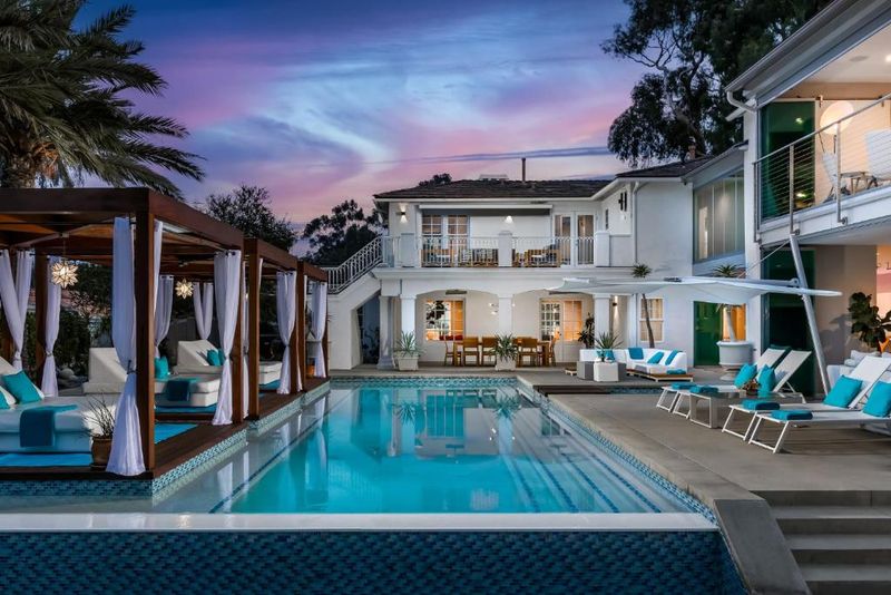 San Diego Coastal Modern Cabana