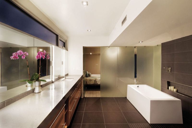 Reno Desert Retreat Bathroom