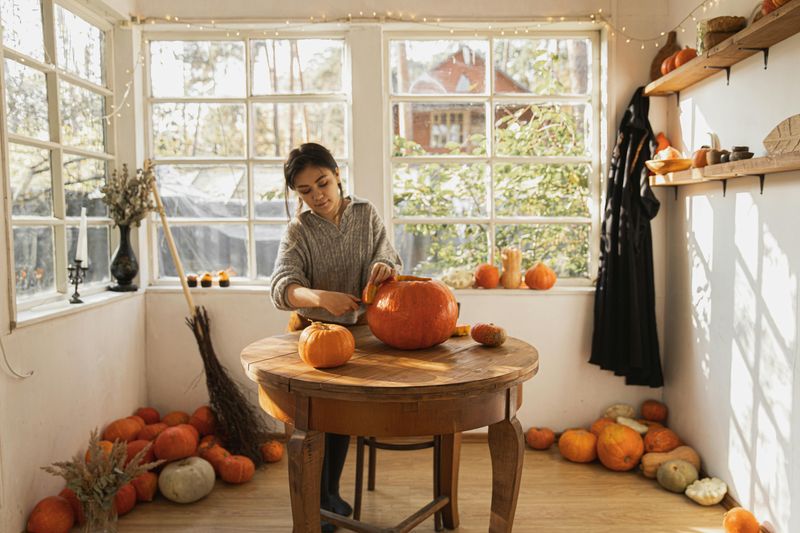 9 Seasonal Decorating Choices That Can Work Against Your Home's Style - Decor Hint Pumpkin Explosion