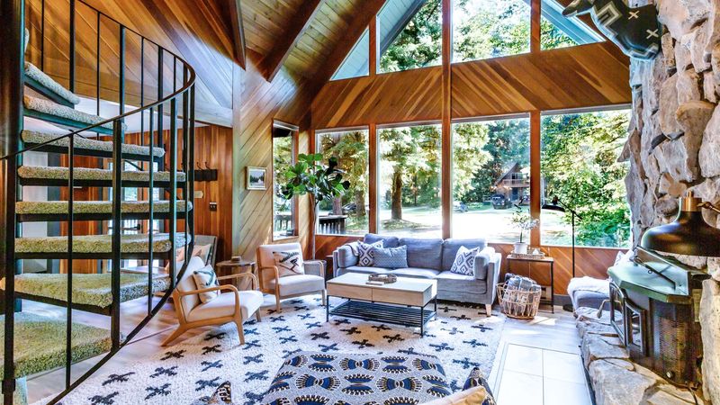 7 Luxurious Mountain Getaways In Washington With Show-Stopping Interiors - Decor Hint Baker Wilderness Retreat