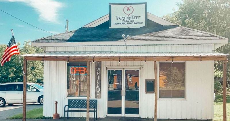 9 Mom-And-Pop Diners In Arkansas That Feel Like Home - Decor Hint The Family Diner, Redfield