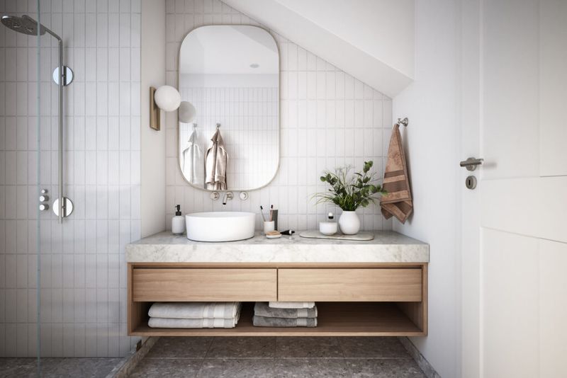 Utah Cabin Bathrooms That Maximize Small Spaces - Decor Hint Mirrors That Create The Illusion Of Space