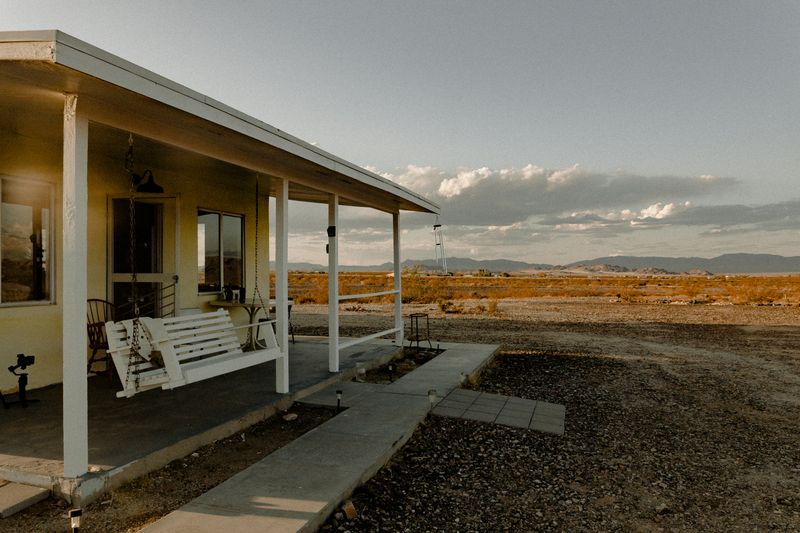 8 Seasonal Porch Swaps That Can Make Homes Feel Fresh Again - Decor Hint Swing Styles