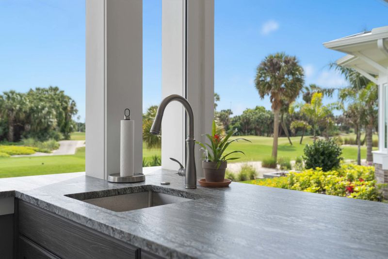 Florida Outdoor Kitchens That Survive Heat And Storms - Decor Hint Concrete Countertops With Sealed Finish