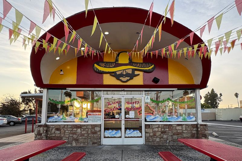 Roberto's Taco Shop – The 24-Hour Taco Savior