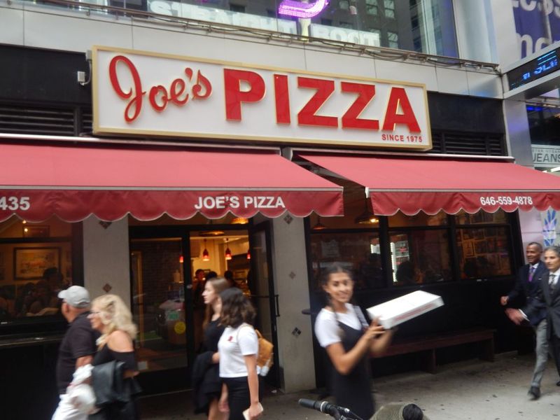 9 Pizzerias In New York That Still Honor The Family Recipe - Decor Hint Joe's Pizza – The Quintessential NYC Slice