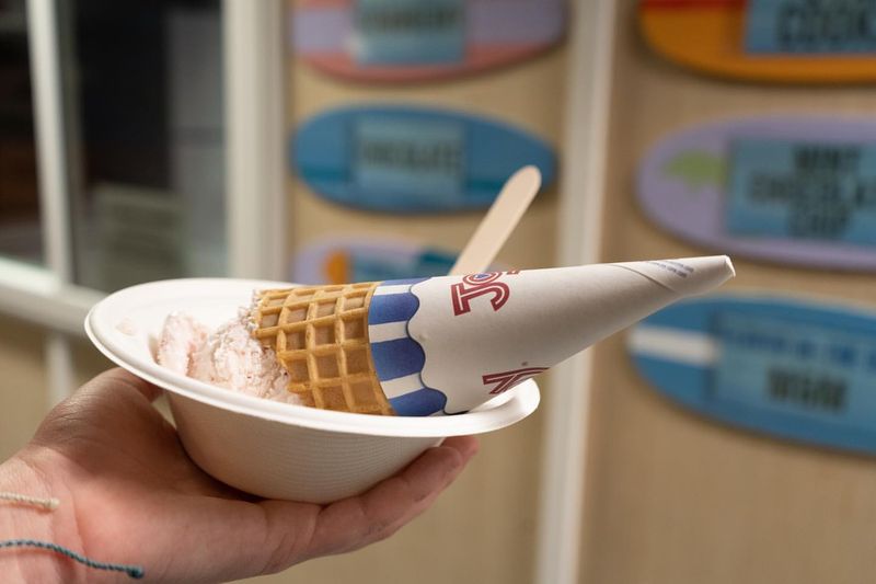 Scoops Microcreamery - Sneads Ferry