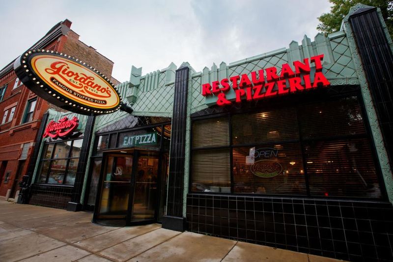 Giordano's: Stuffed Pizza Paradise For Cheese Fanatics