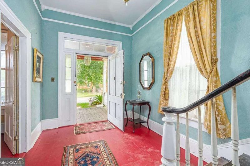 10 Georgia Bungalows With Interiors That Still Shine - Decor Hint Guyton's Magnolia Street National Treasure