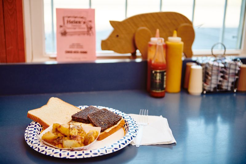 Helen's Sausage House – Smyrna
