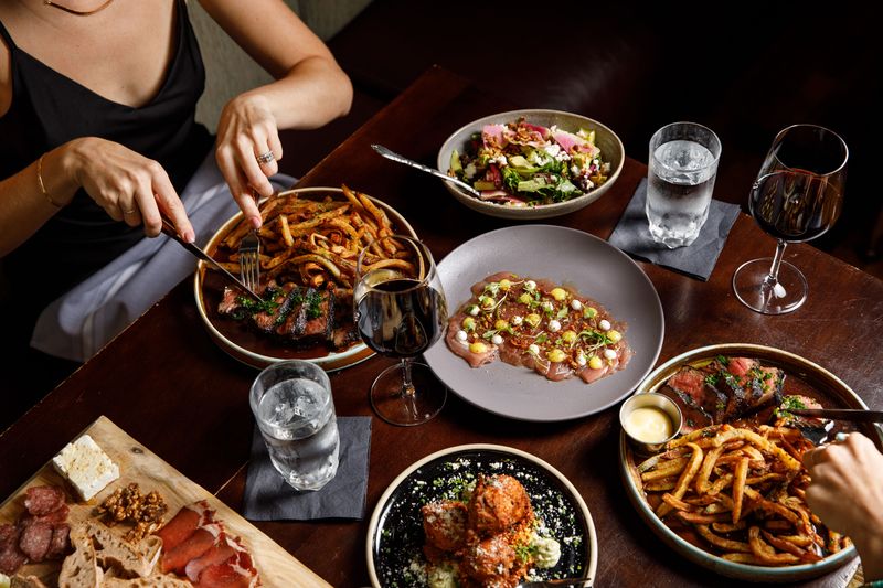 8 Florida Restaurants Locals Only Share With Their Inner Circle - Decor Hint The Ravenous Pig – Winter Park