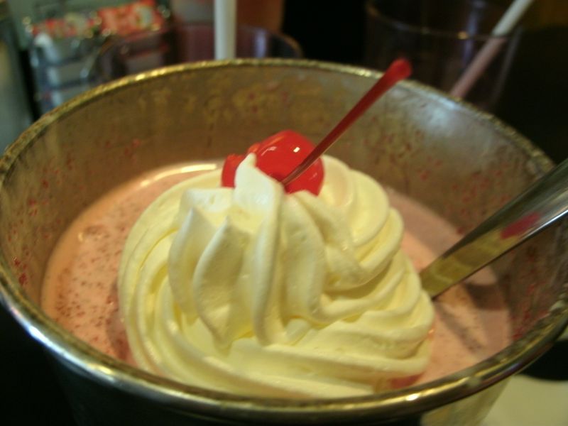 Hamburg Inn No. 2 – Where Politicians Meet Pie Shakes